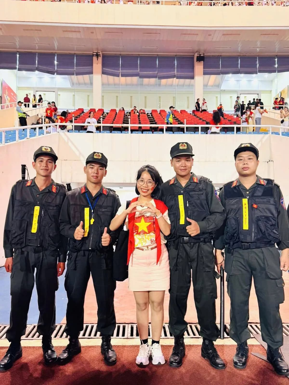 Khoảnh khắc cùng The Shia · 048